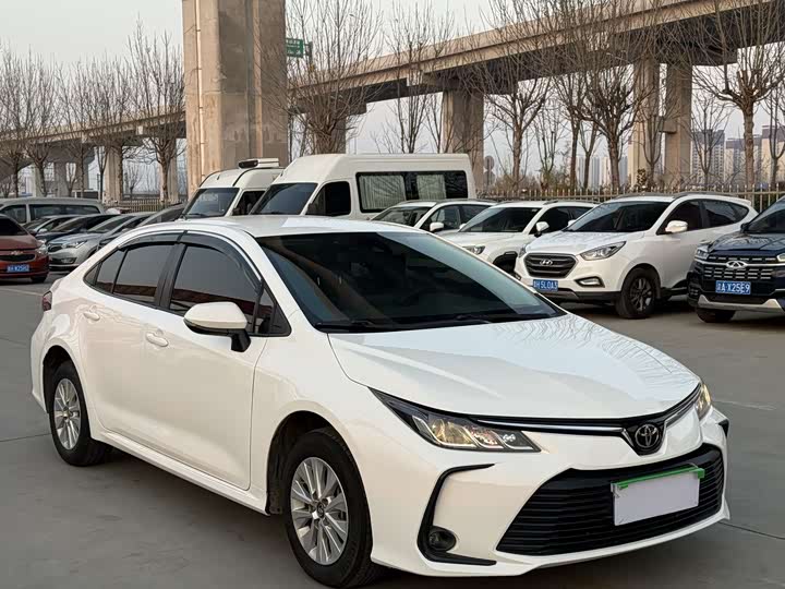 Фото 7 - Toyota Corolla