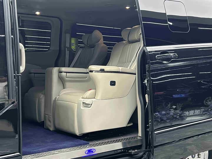 Фото 7 - Ford Tourneo