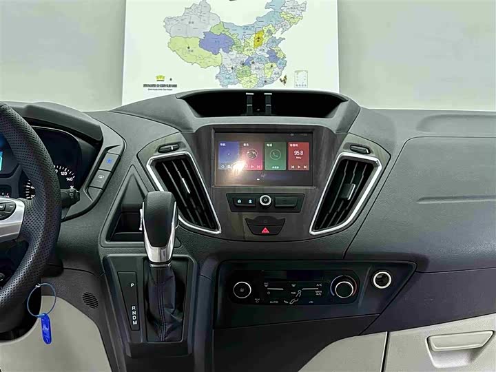 Фото 9 - Ford Tourneo