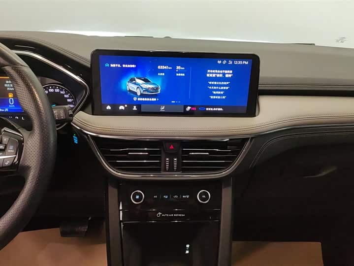 Фото 13 - Ford Escape