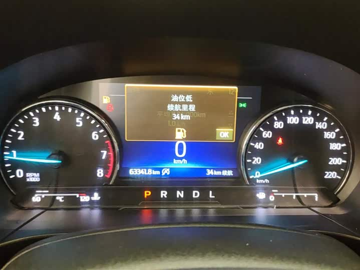 Фото 14 - Ford Escape