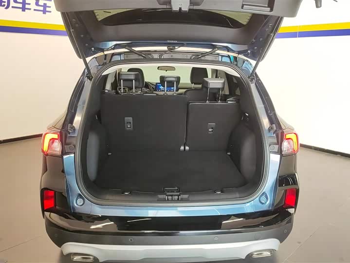 Фото 4 - Ford Escape