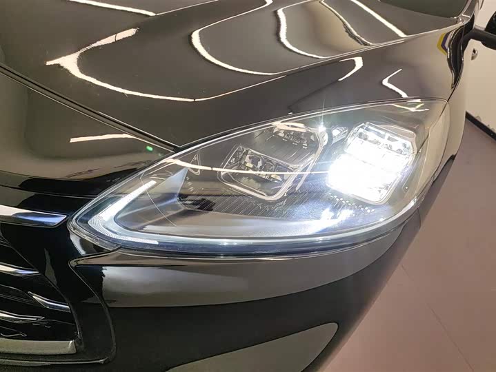 Фото 5 - Ford Escape