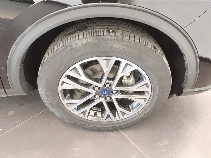 Фото 6 - Ford Escape