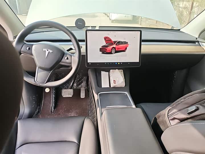 Фото 10 - Tesla Model Y