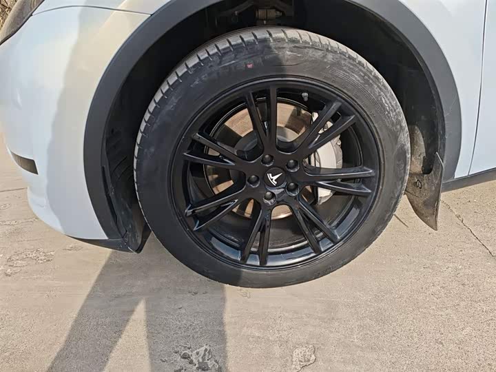 Фото 23 - Tesla Model Y