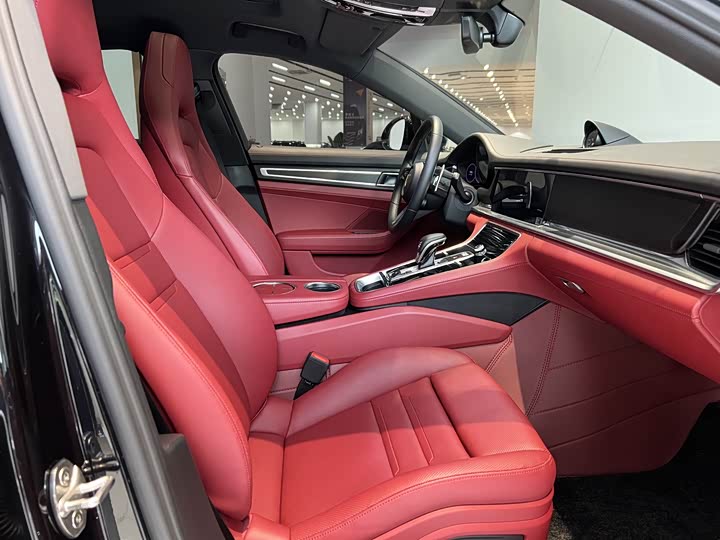 Фото 16 - Porsche Panamera