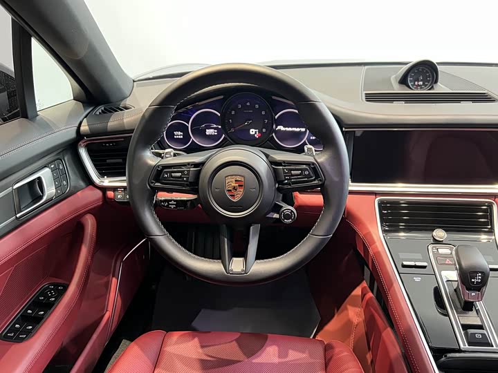 Фото 18 - Porsche Panamera