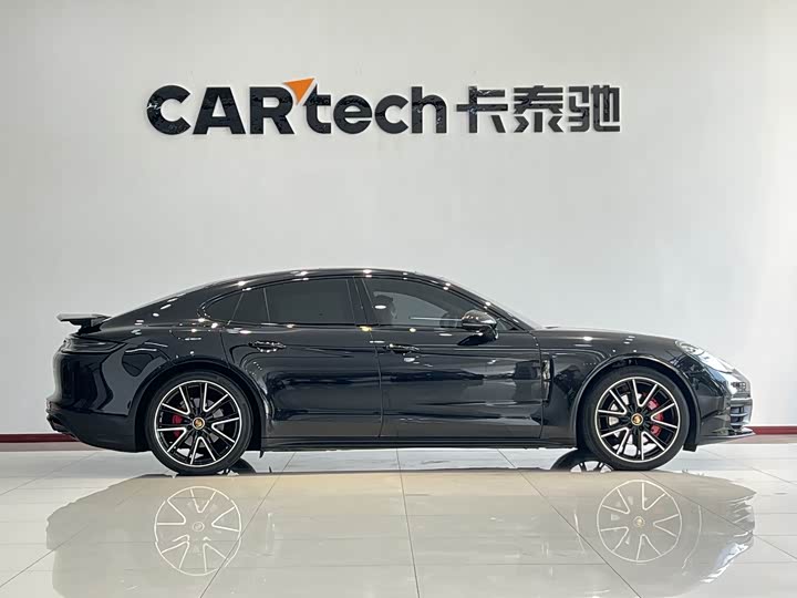 Фото 4 - Porsche Panamera