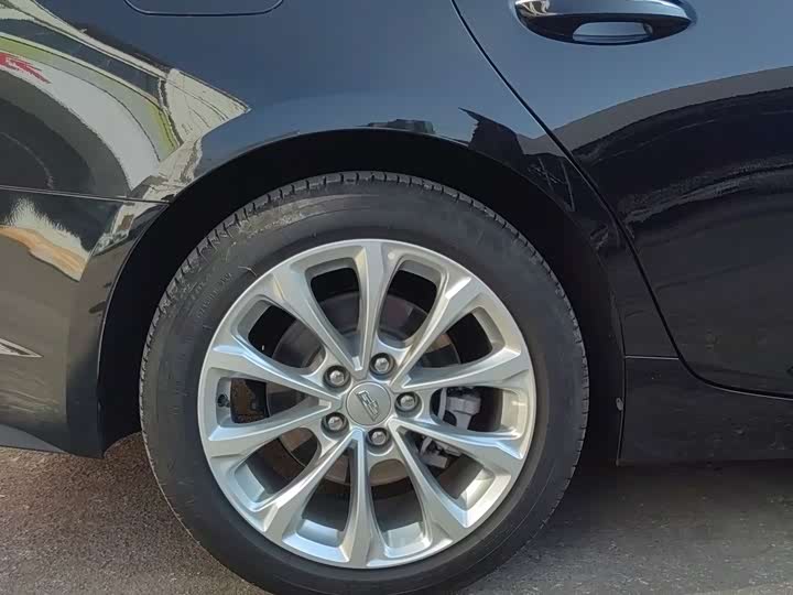 Фото 13 - Cadillac CT5