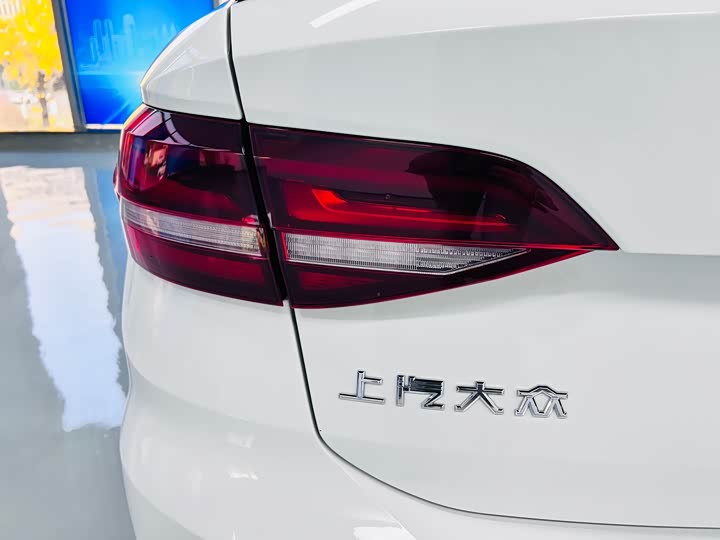 Фото 10 - Volkswagen Lavida