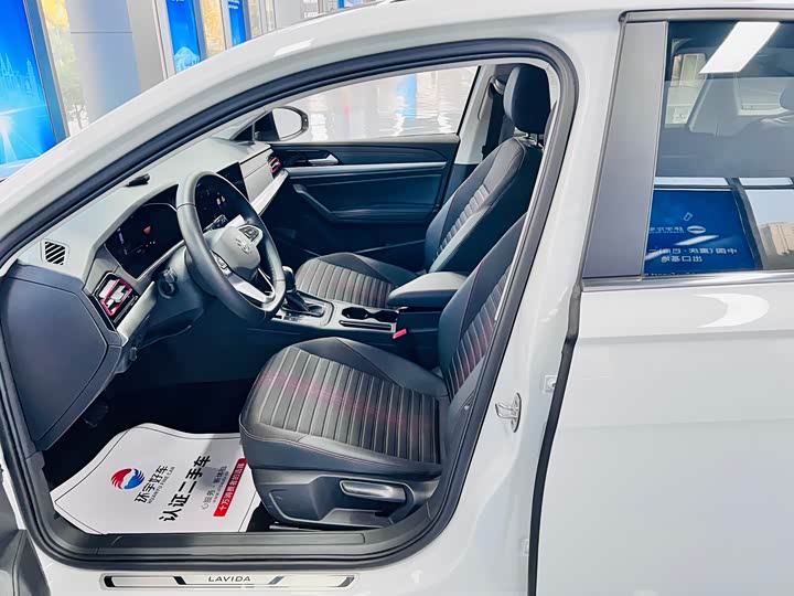 Фото 21 - Volkswagen Lavida