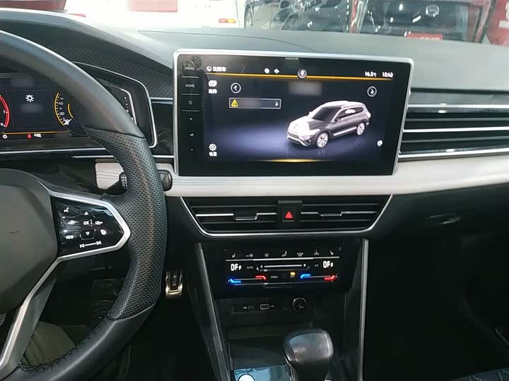 Фото 10 - Volkswagen Tiguan L Pro