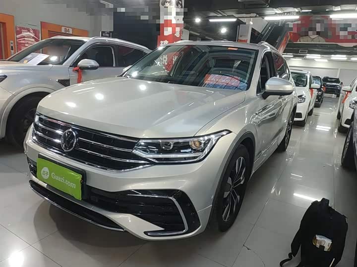 Фото 2 - Volkswagen Tiguan L Pro