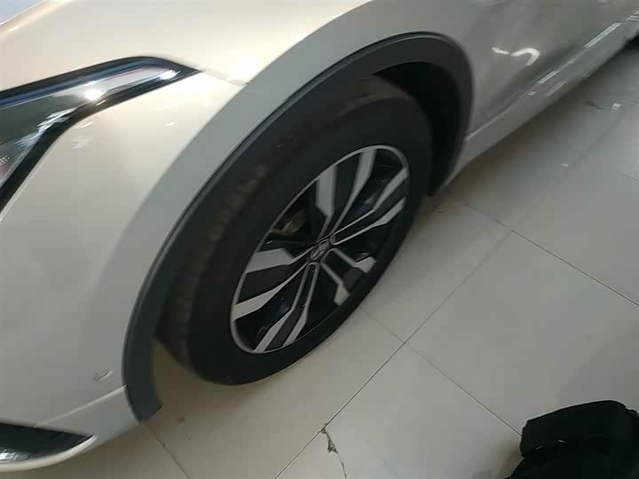 Фото 23 - Volkswagen Tiguan L Pro