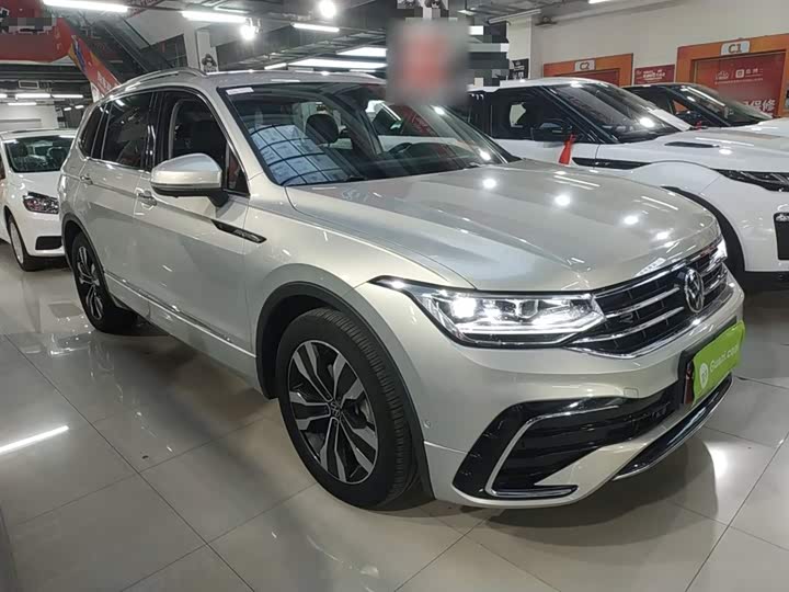Фото 4 - Volkswagen Tiguan L Pro