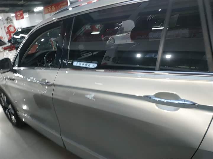 Фото 5 - Volkswagen Tiguan L Pro