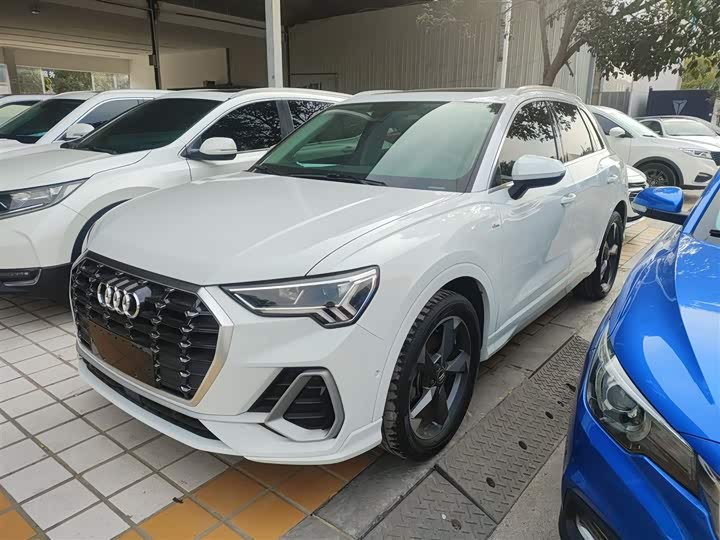 Фото 1 - Audi Q3