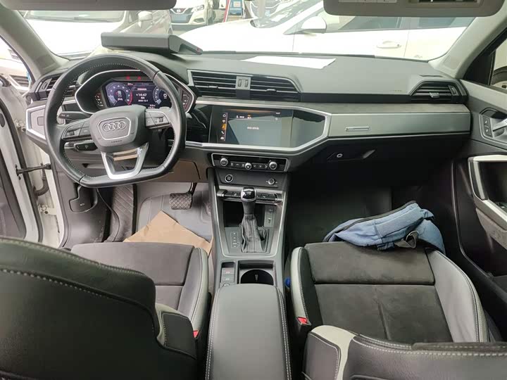 Фото 10 - Audi Q3