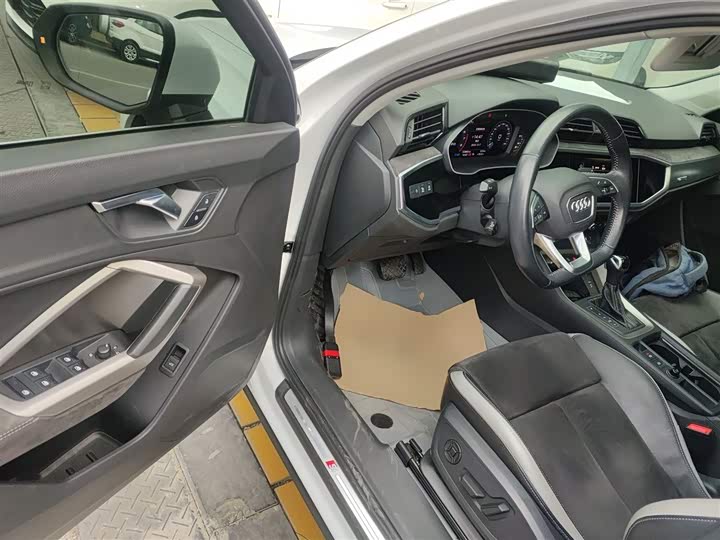 Фото 16 - Audi Q3