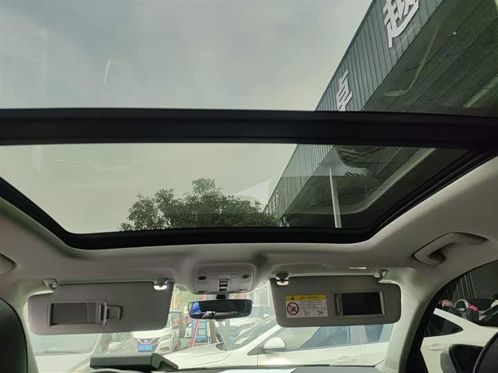 Фото 18 - Audi Q3