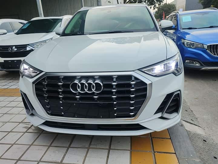 Фото 3 - Audi Q3