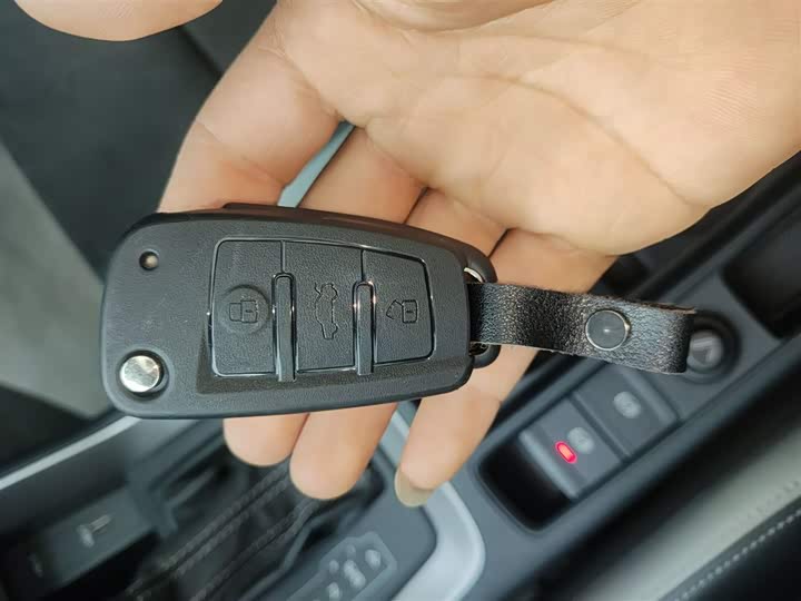 Фото 9 - Audi Q3