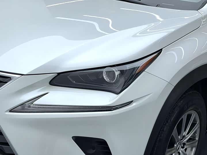 Фото 8 - Lexus NX