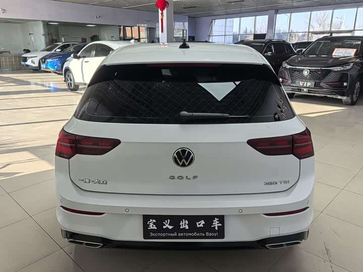 Фото 13 - Volkswagen Golf