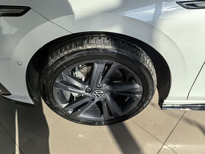 Фото 4 - Volkswagen Golf