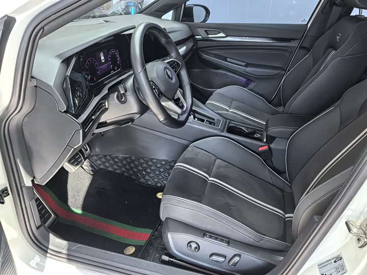 Фото 5 - Volkswagen Golf