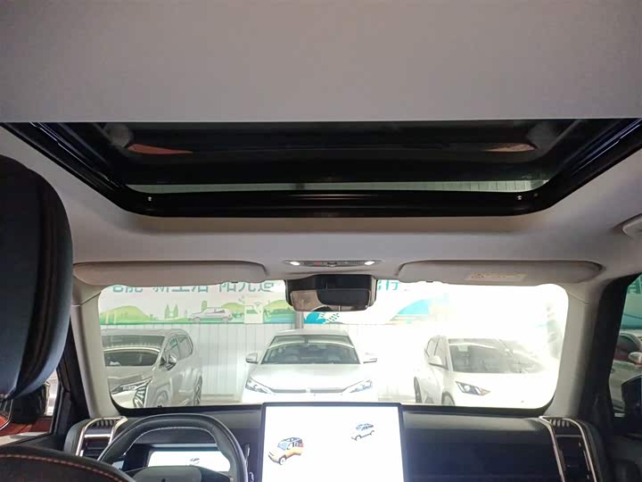 Фото 18 - Chery iCar 03