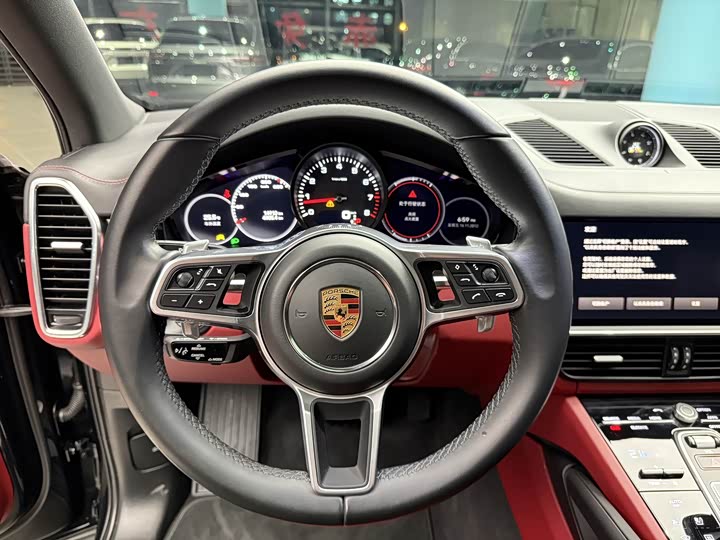 Фото 11 - Porsche Cayenne