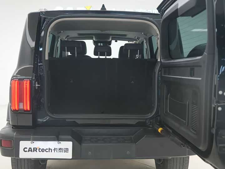 Фото 16 - Tank 300