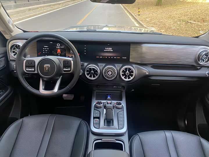 Фото 10 - Tank 300