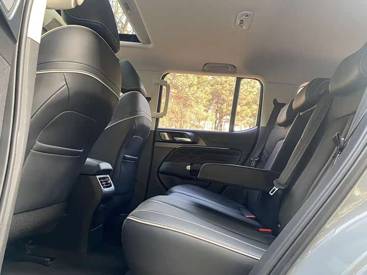 Фото 9 - Tank 300