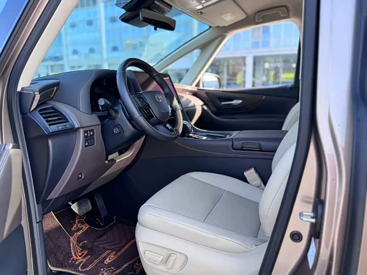 Фото 8 - Toyota Alphard