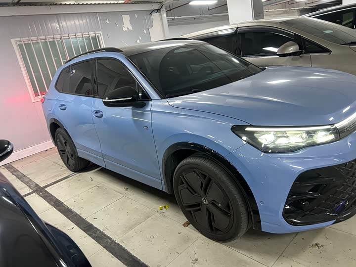 Фото 2 - Volkswagen Tiguan L Pro