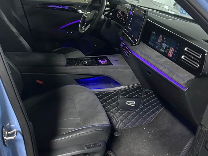 Фото 3 - Volkswagen Tiguan L Pro