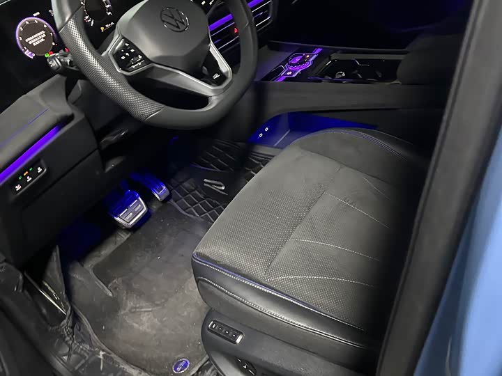 Фото 7 - Volkswagen Tiguan L Pro