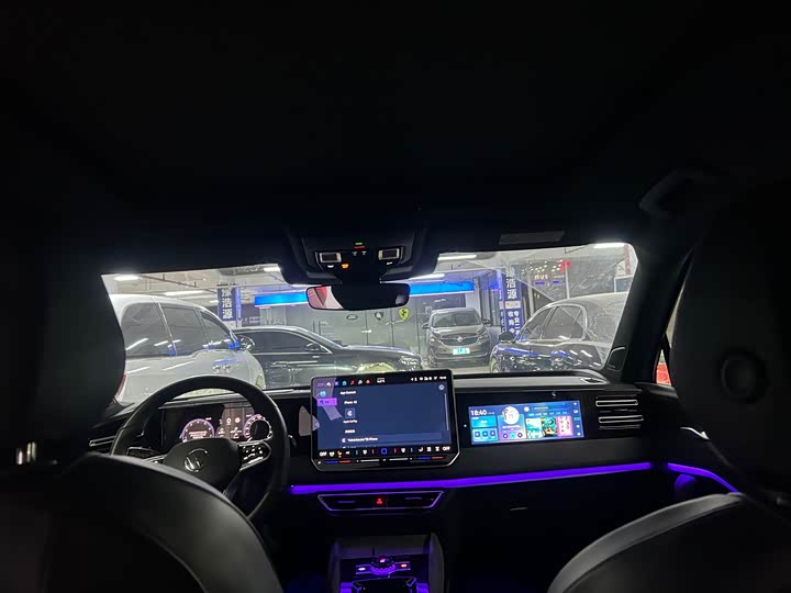 Фото 8 - Volkswagen Tiguan L Pro