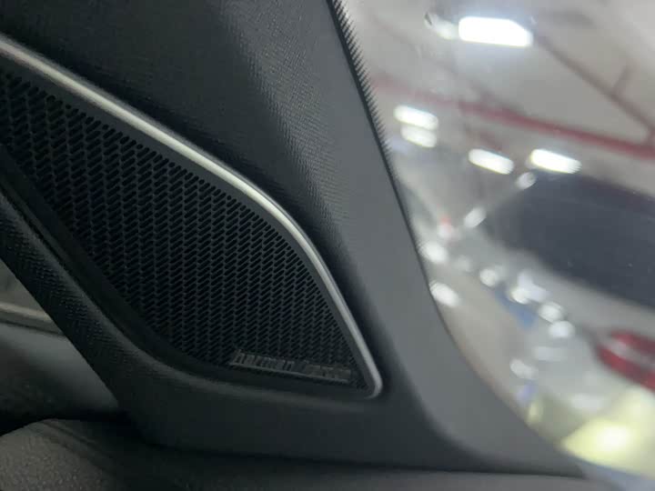 Фото 9 - Volkswagen Tiguan L Pro