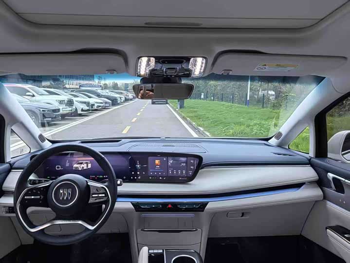 Фото 5 - Buick GL8 Hybrid