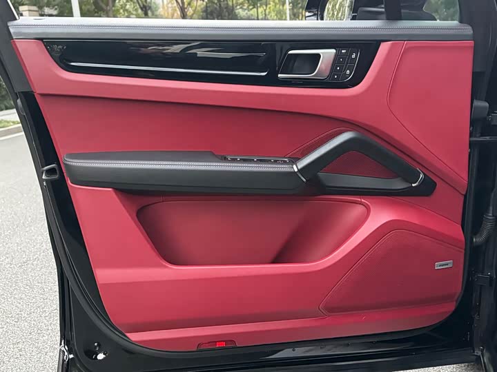 Фото 13 - Porsche Cayenne