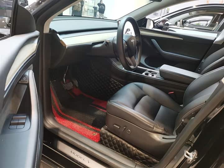 Фото 16 - Tesla Model Y