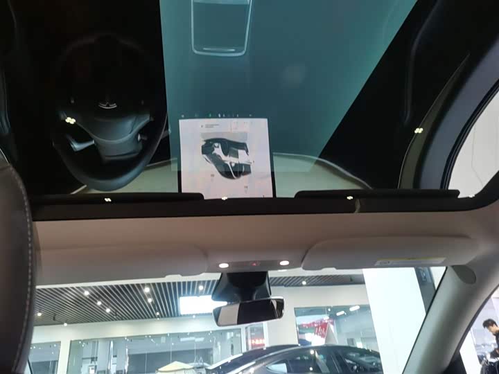 Фото 18 - Tesla Model Y