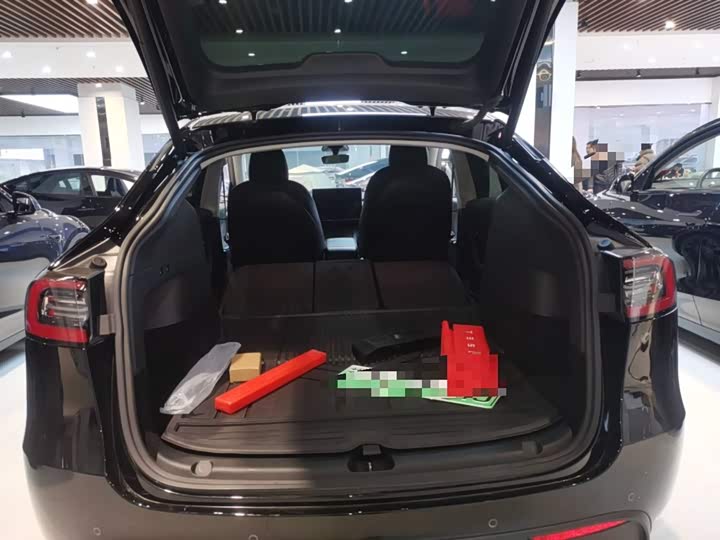 Фото 19 - Tesla Model Y