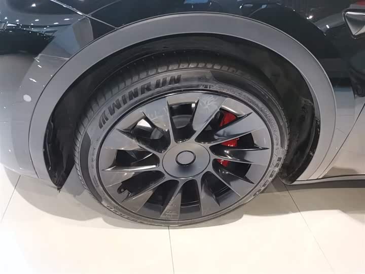 Фото 23 - Tesla Model Y