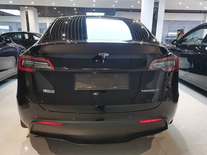 Фото 6 - Tesla Model Y
