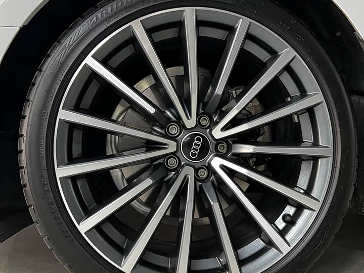 Фото 4 - Audi A5